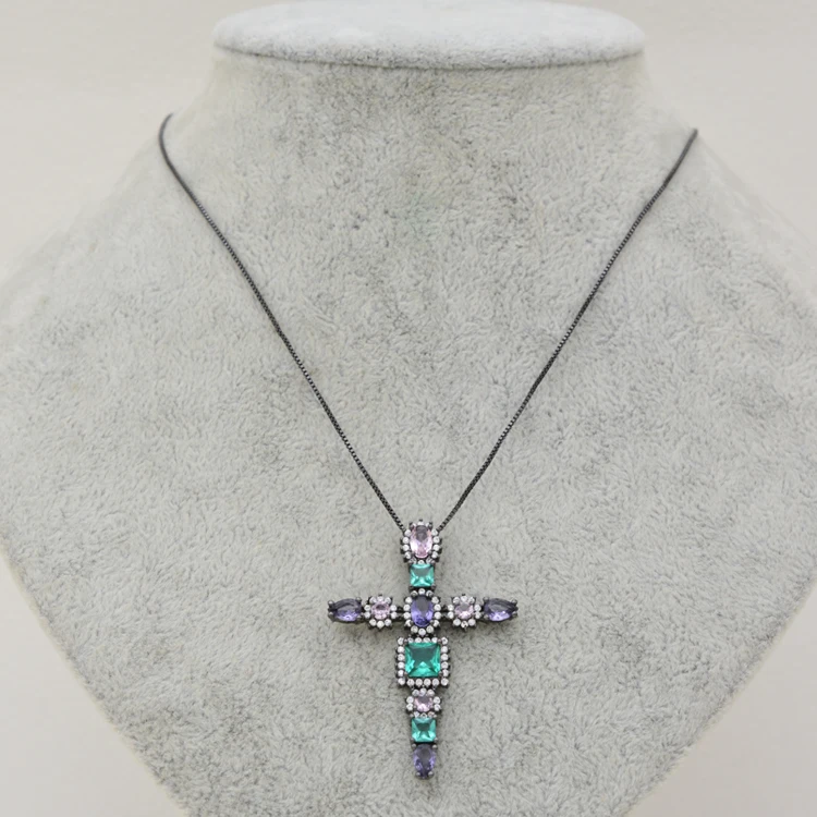 

Lucky Female Cross Crystal Pendants Shiny Zirconia Choker Necklaces Fashion Jewelry necklace For Women Gifts