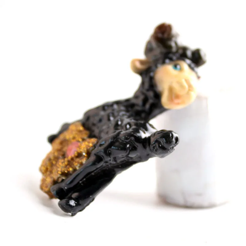 Сувенирный магнит на холодильник из смолы 3D в подарок с изображением черной