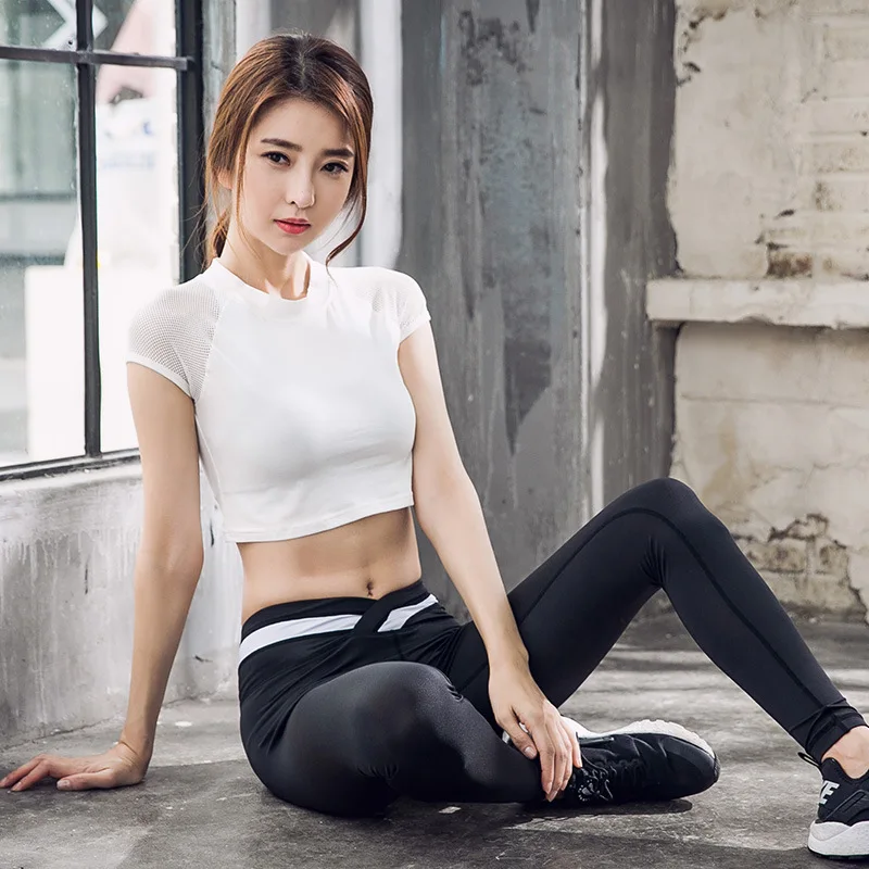 Короткие футболки для бега летние спортивные топы с сетчатым рукавом дышащие