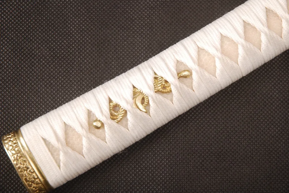 Прямая рукоятка Tsuka с белым шелком Ito и натуральной белой Rayskin высококачественная