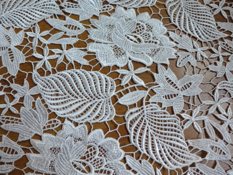 2018 Высококачественная африканская французская кружевная ткань с розами и