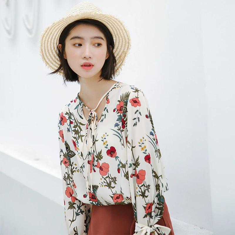 Dioufond Floral Print Shirt Bow Chiffon Blouse Women Petal Sleeve Blouses Casual V-Neck Blusas Clothing Fashion New 2017 |