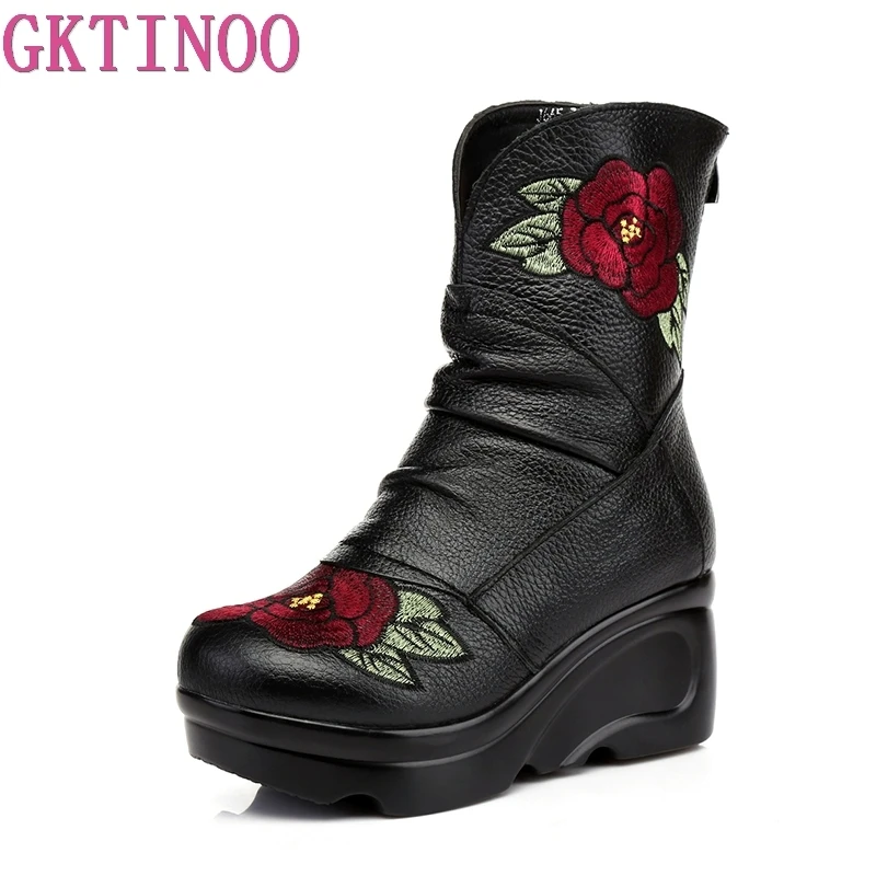 GKTINOO/модные женские зимние сапоги из натуральной кожи с вышивкой; винтажные Нескользящие сапоги ручной работы; женская обувь на танкетке