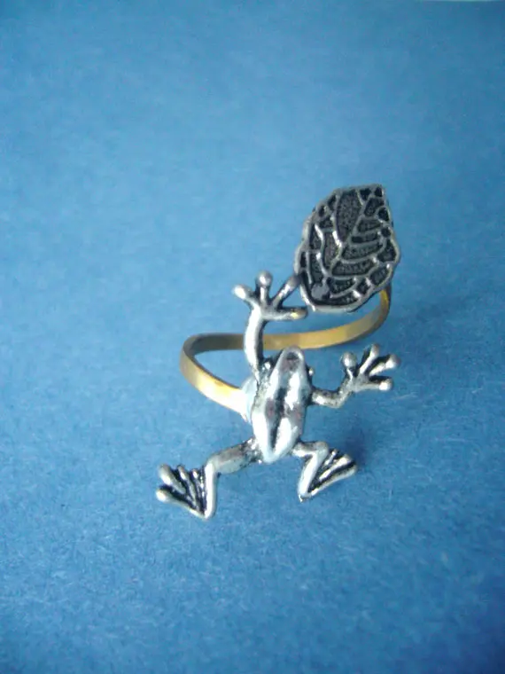 Винтаж персонализированные Регулируемые кольца с лягушкой листочком высокое