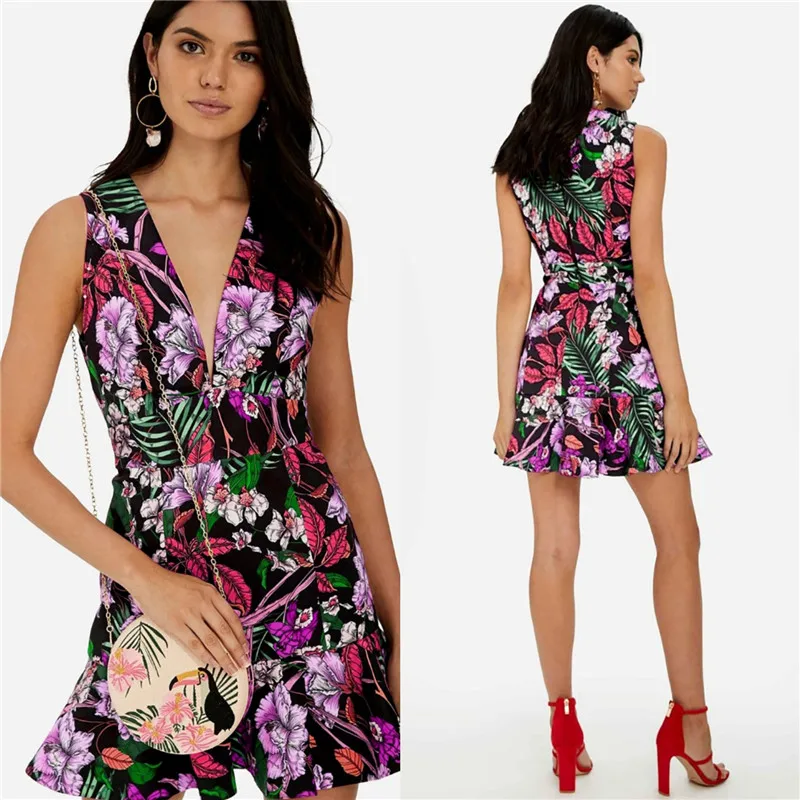 Винтажное короткое летнее платье сексуальное с цветочным принтом без рукавов