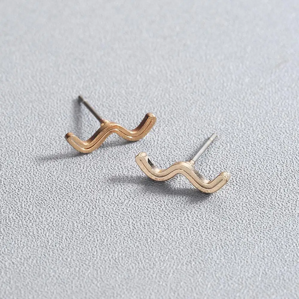 Серьги гвоздики женские из нержавеющей стали в форме буквы W|Серьги-гвоздики| |