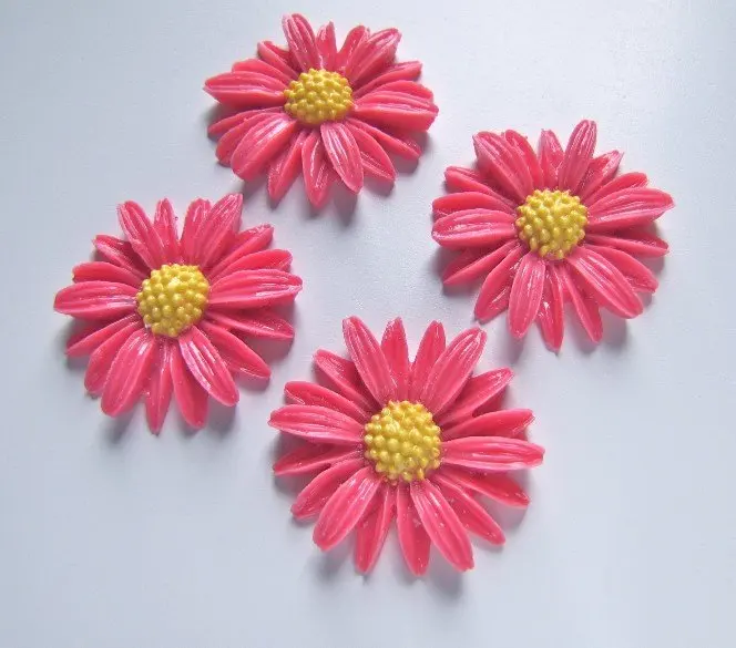 

100 pcs 26mm resin Daisy flower Cabochons Pink Yellow - Vintage Style diy extra big ,you pick colors