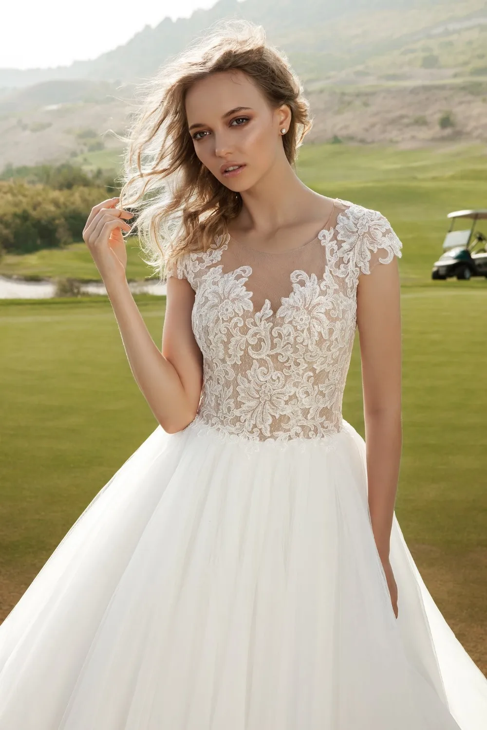 Свадебное платье 2017 Robe De Mariage бальное старинные кружева аппликации Часовня поезд