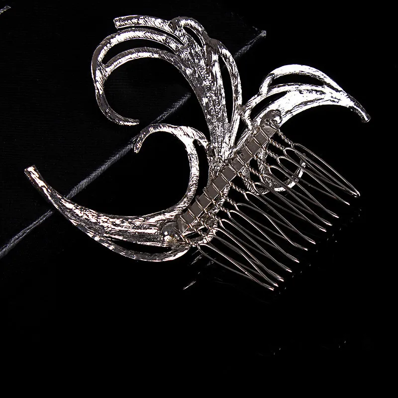 Женский свадебный гребешок расшитый кристаллами с украшением из австрийского