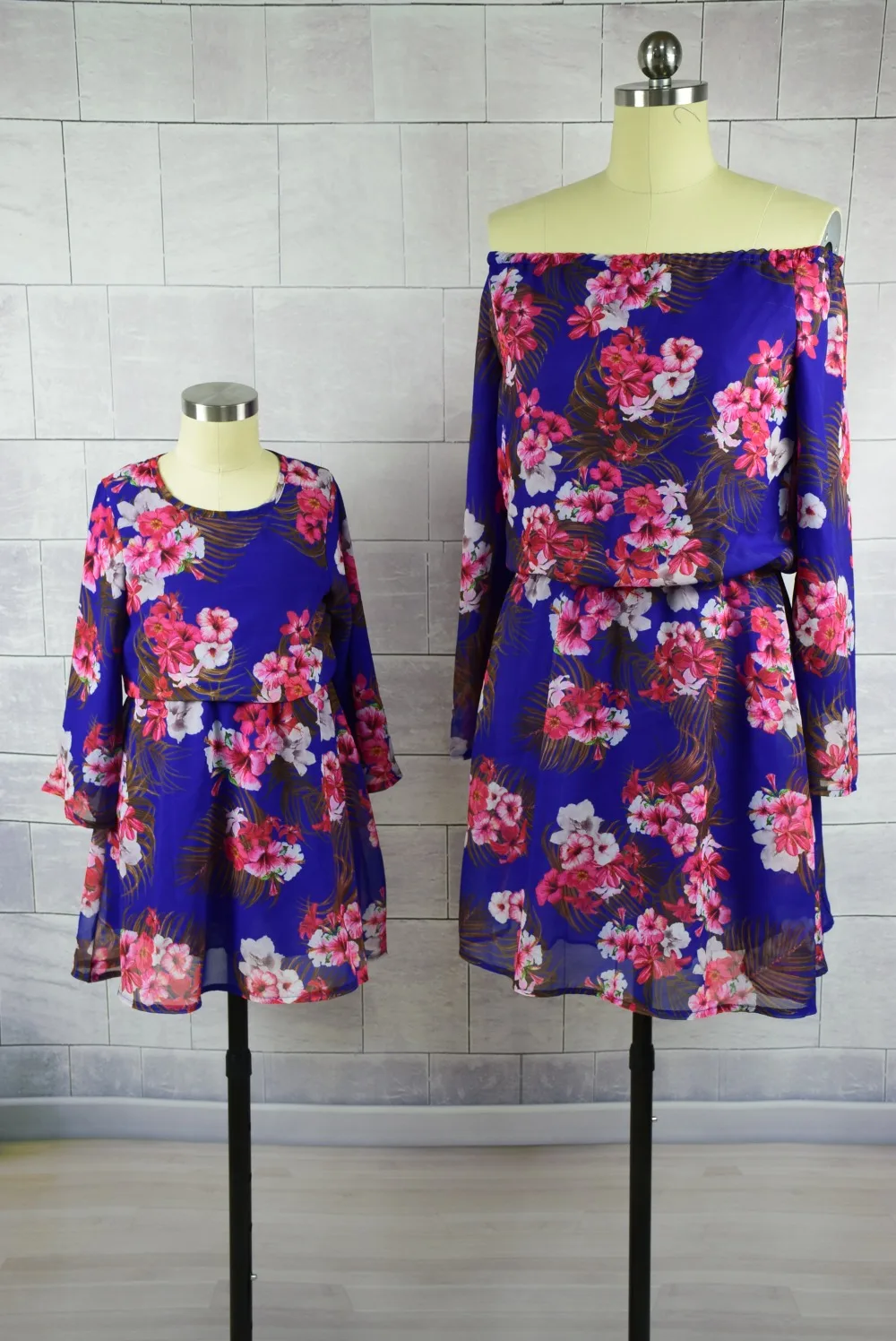 Платья для мамы и дочки 2018 Для Одинаковая одежда из шифона с цветочным принтом