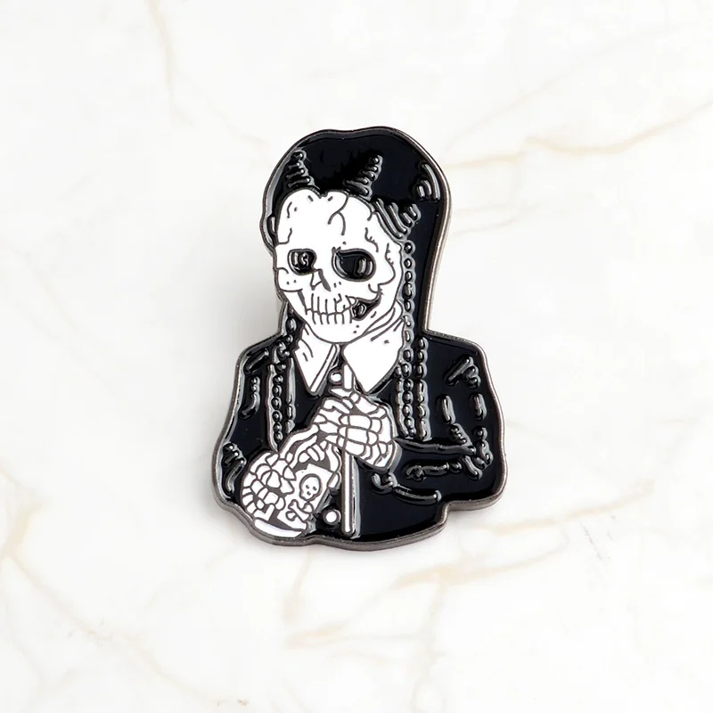 Панк семейная булавка Addams Inspired среда Addams эмалированная булавка мы носим черный скелет Заколка Для панка готические ювелирные изделия - Окраска металла: addams 2