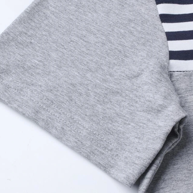 Футболка мужская приталенная в полоску с V образным вырезом и пуговицами|tee