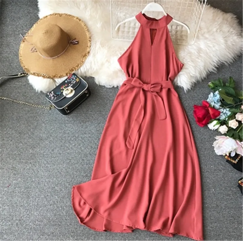 Женское вечернее платье трапеция однотонное облегающее без рукавов с лямкой на