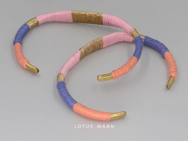 Четырехцветный Плетеный Универсальный медный браслет Lotus Mann с открытой