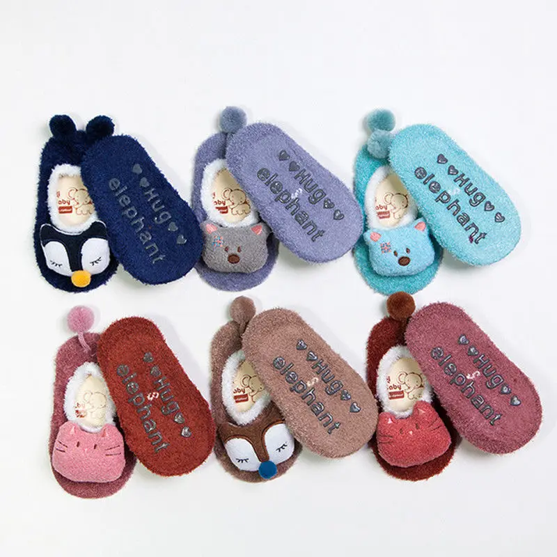 Фото Emmaaby/милые Нескользящие тапочки для новорожденных и маленьких детей с героями