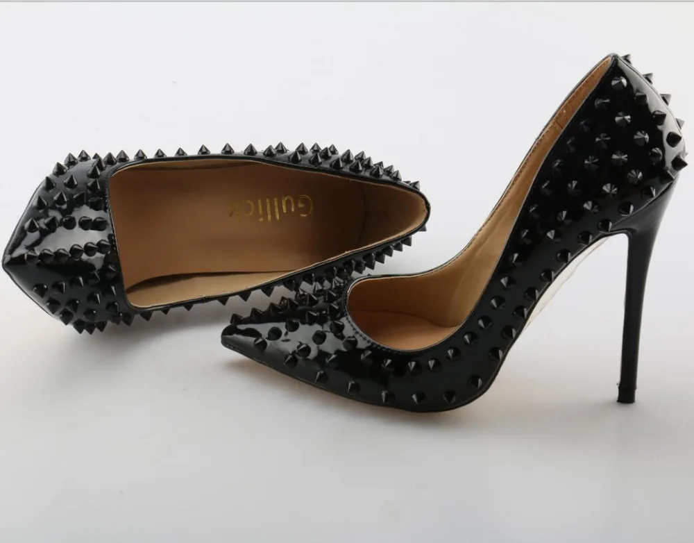 Женские пикантные туфли на высоком каблуке с острым носком и заклепками слипоны