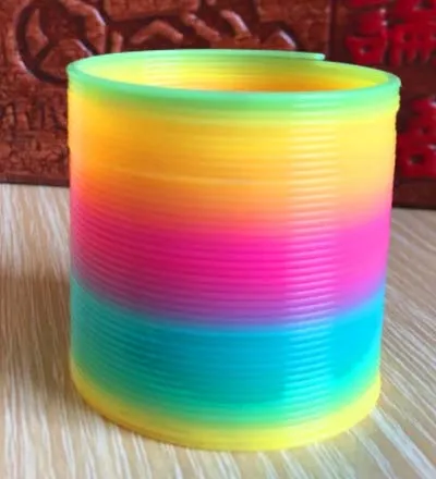 6.5x6cm rainbow 2 Горячая смешная проекция Радужный круг пластиковая пружинная катушка для детей креативное развитие развивающие игрушки Детский подарок - Цвет: 6.5x6cm rainbow 2