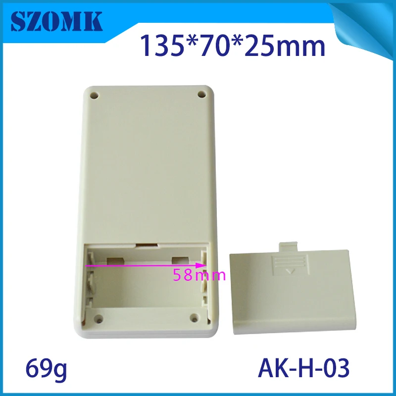 Ручная пластиковая коробка szomk 2 AA 135*70*25 мм для электроники высококачественный