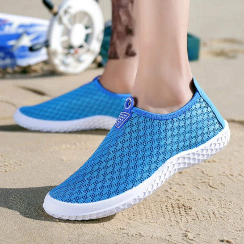 

2019 Summer men's shoes breathable fast drying mesh casual comfort shoes men's single shoes set foot home work shoes