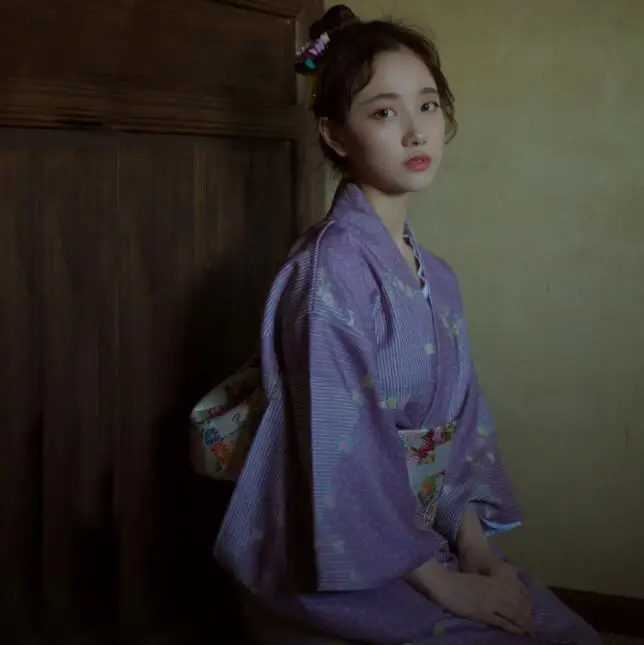 

Traditional Japanese Clothing Women's Formal Robe Purple Kimono Dress Geisha Vintage