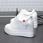 Женские кроссовки на платформе, белые дышащие кроссовки на танкетке 8 см, повседневная обувь для увеличения роста, осень 2021