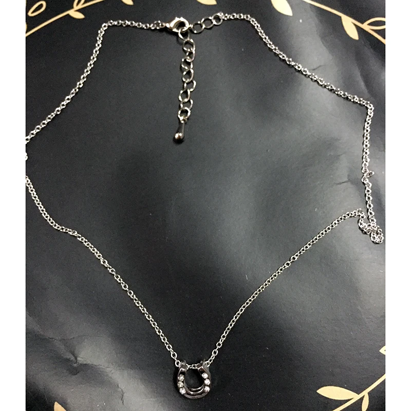 Сверкающее короткое колье Подкова Хрустальная подкова золотистое массивное