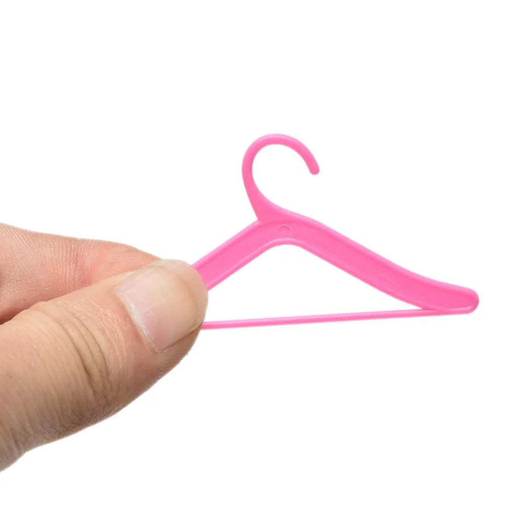 

20pcs/lot Pink Hangers Dress Clothes Accessories For Doll Pretend Play Girls' Gift Dolls Accessories For HOT SALE
