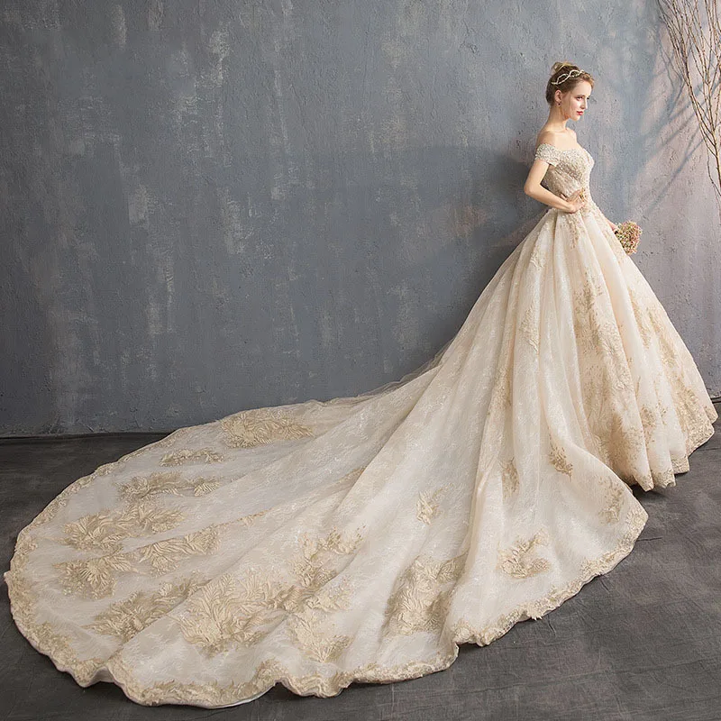 

Romantic Elegent Long Maternity Dress Boat-neck Short Sleeve Champagne Lace Long Pregnancy Dress Luxury Long Tail Gown 2019 New