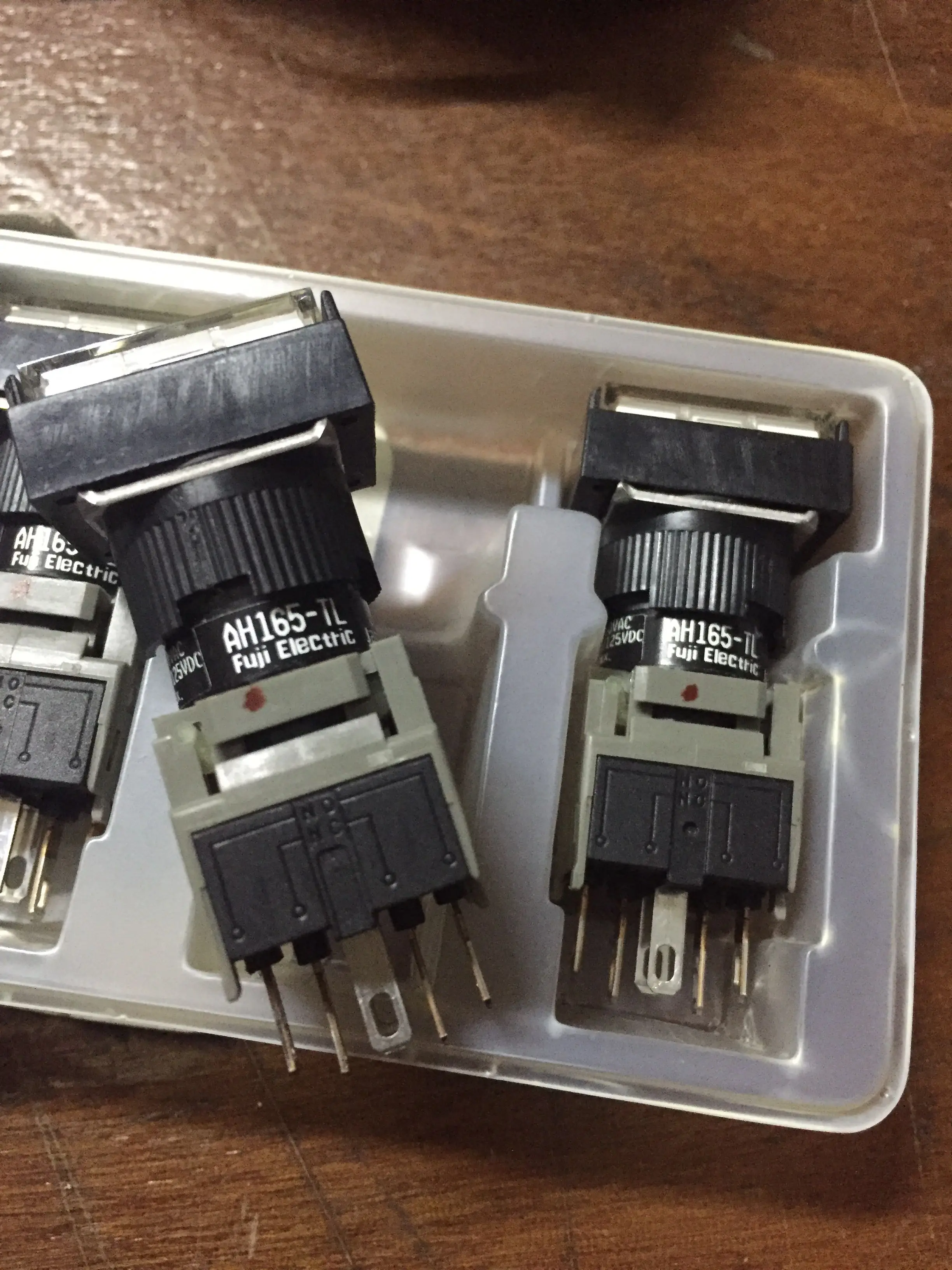 Interruptor de Botão de Luz Fujitsu Ah165-tlw11e3