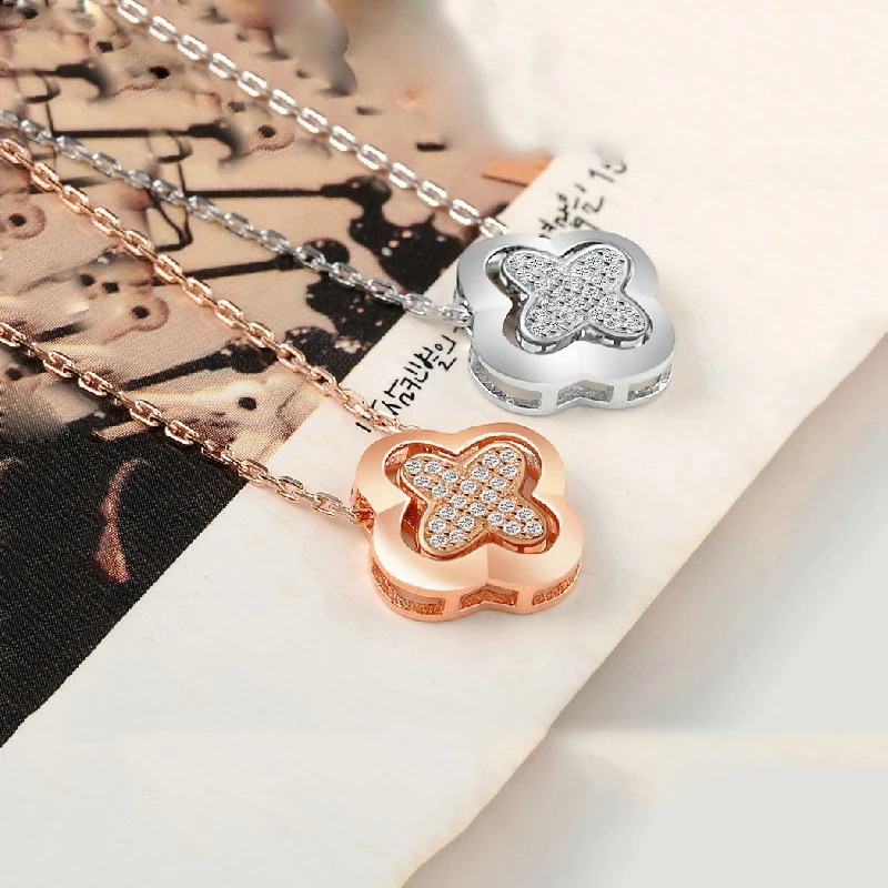 

Four-Leaf Clover Necklace Four Leaf Grass Crystal Long Necklace Female Fashion Sweater Chain New Cross-Border Pendant