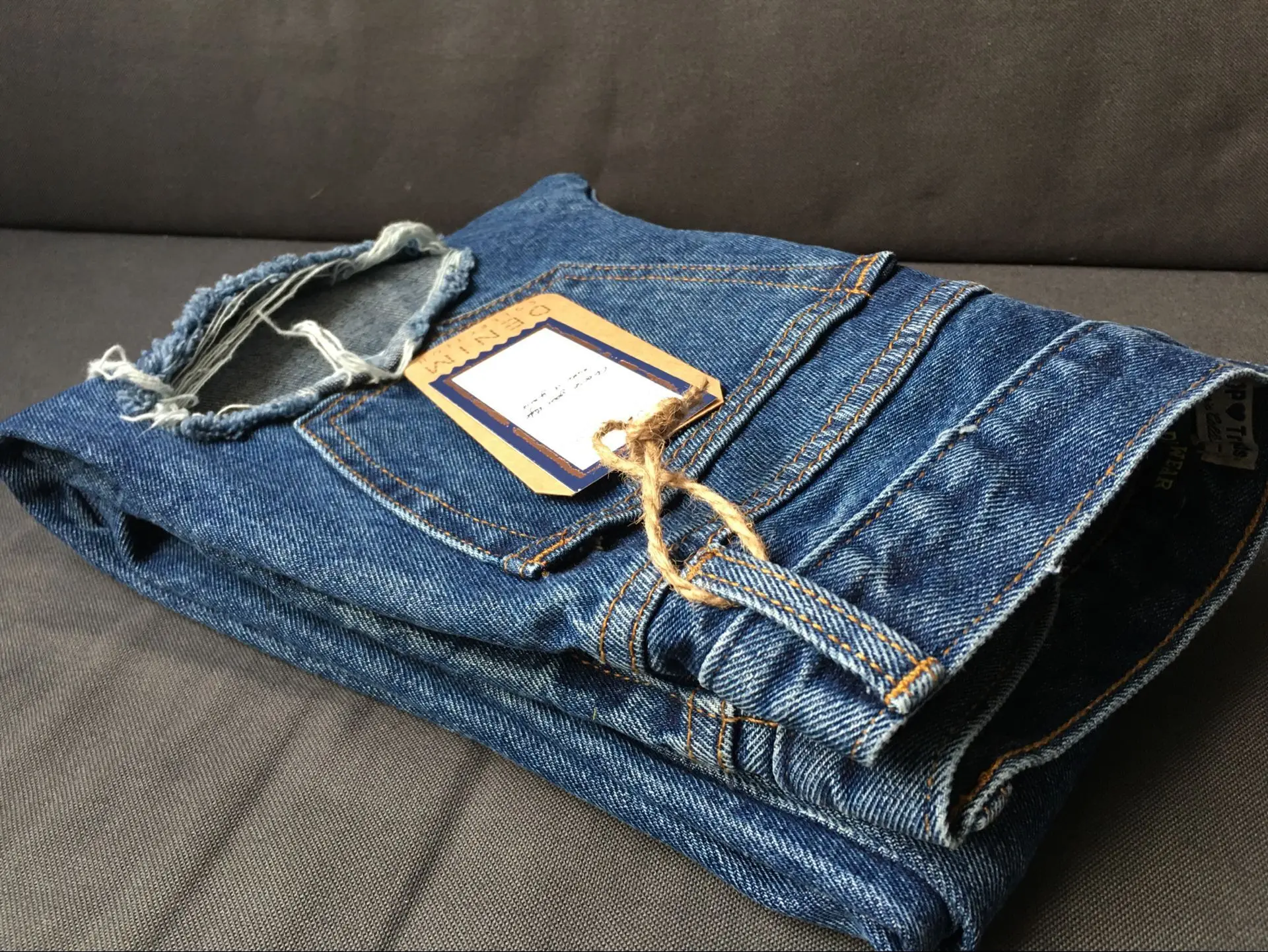 

Suvance High Waist Sexy butt-baring Hip Holes Cotton Spring Fashion Straight Jeans Quality Material Trousers