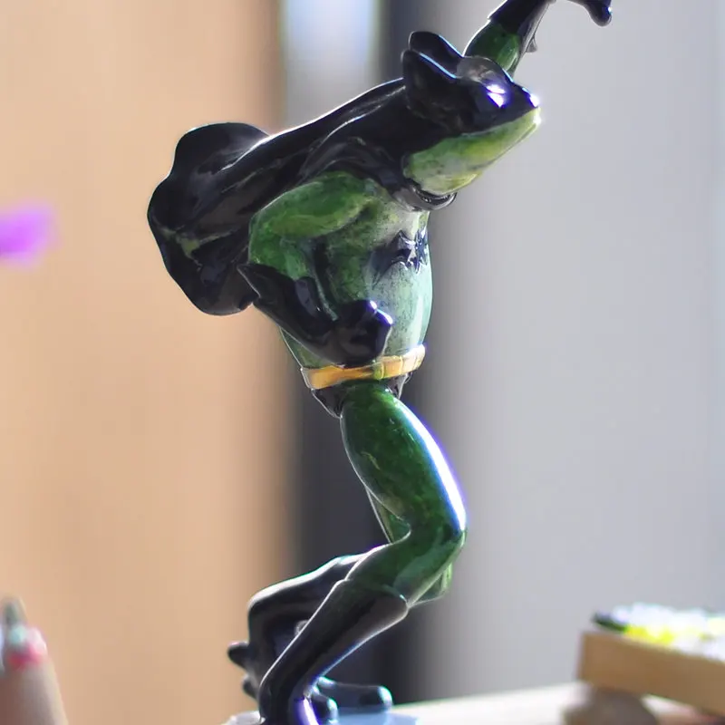 Бэтмен модель рукоделие смола лягушка статуэтки декоративные творческий дети