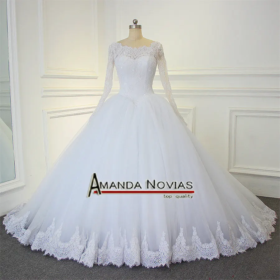 Шикарное бальное платье свадебное пышное кружевное с аппликацией из бисера