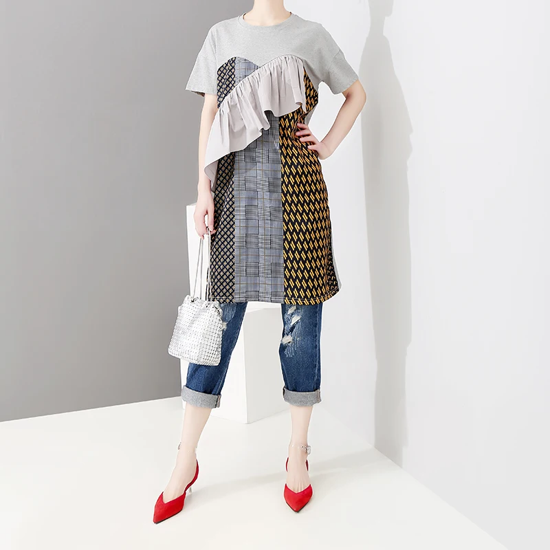 Женская футболка в хипстерском стиле длинная с геометрическим узором модель 5046