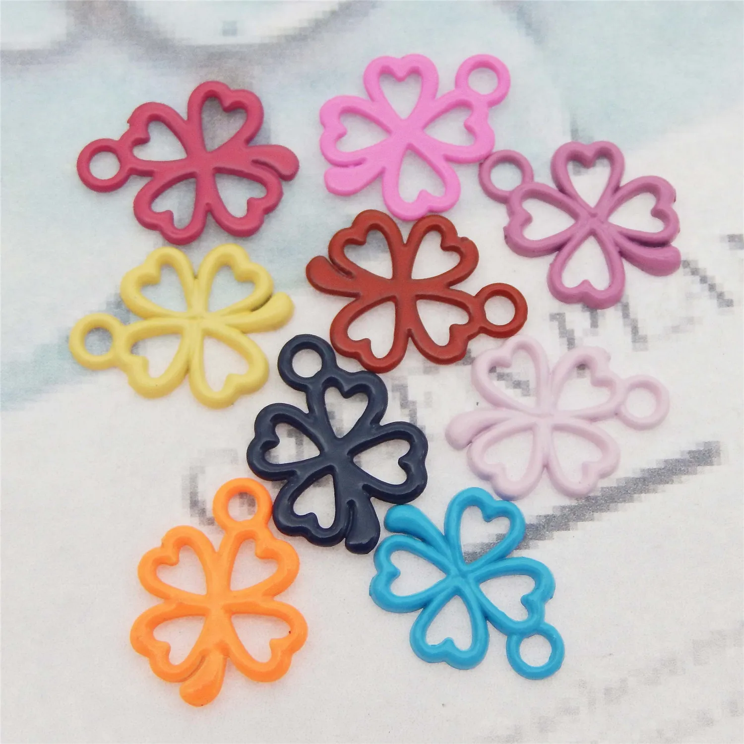 GraceAngie Mixed Color Clover Lucky Grass Pendant Hanging Accessories 30pcs/pack Zinc Alloy Anniversary Souvenir | Украшения и