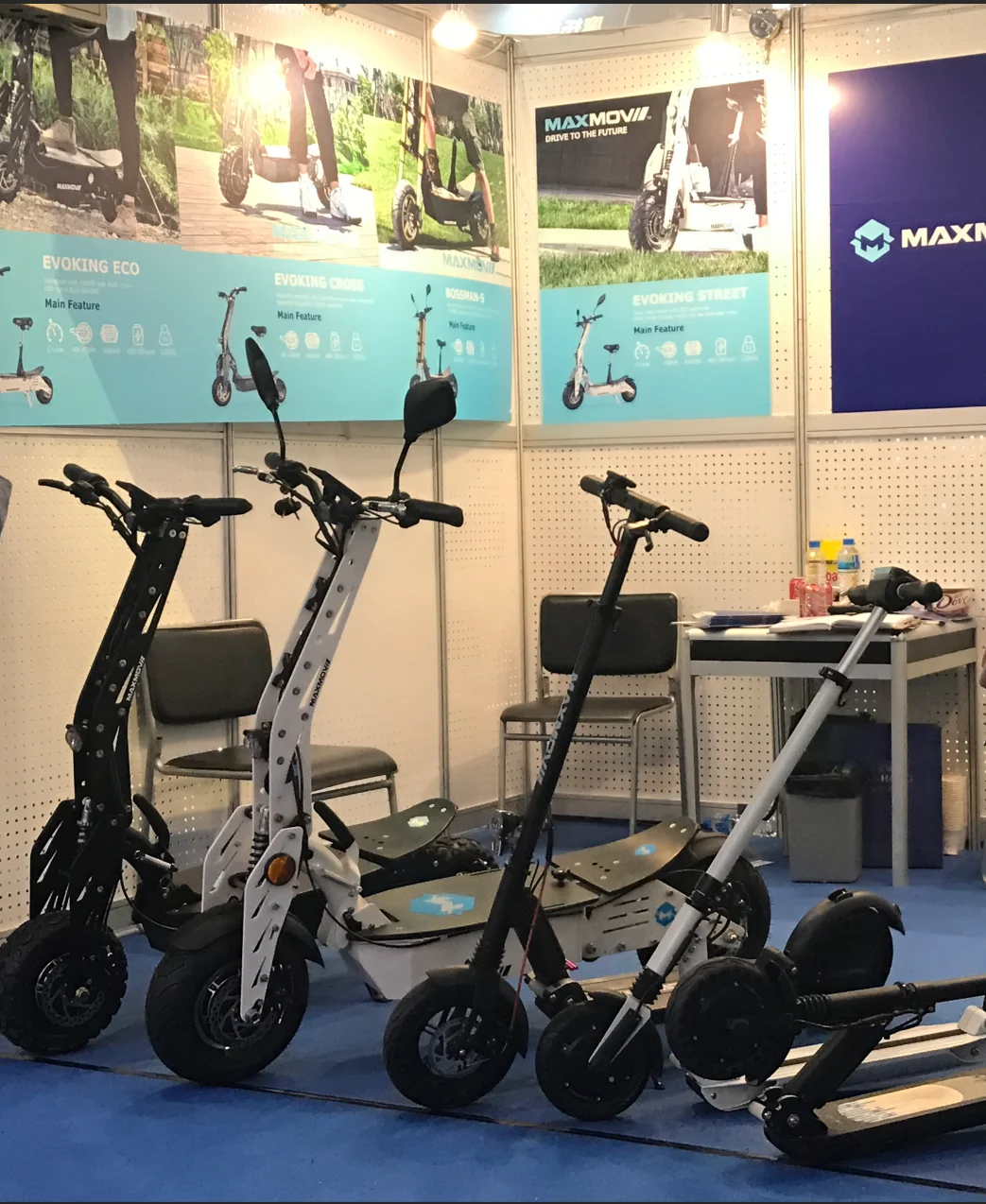Патент 2000W 60V двойной мотор для центрального движения для взрослых E скутер с 20Ah литий Батарея для Европы