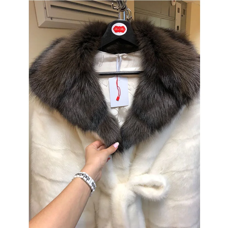 Женское пончо из меха норки TOPFUR белое однотонное натурального с рукавом летучая