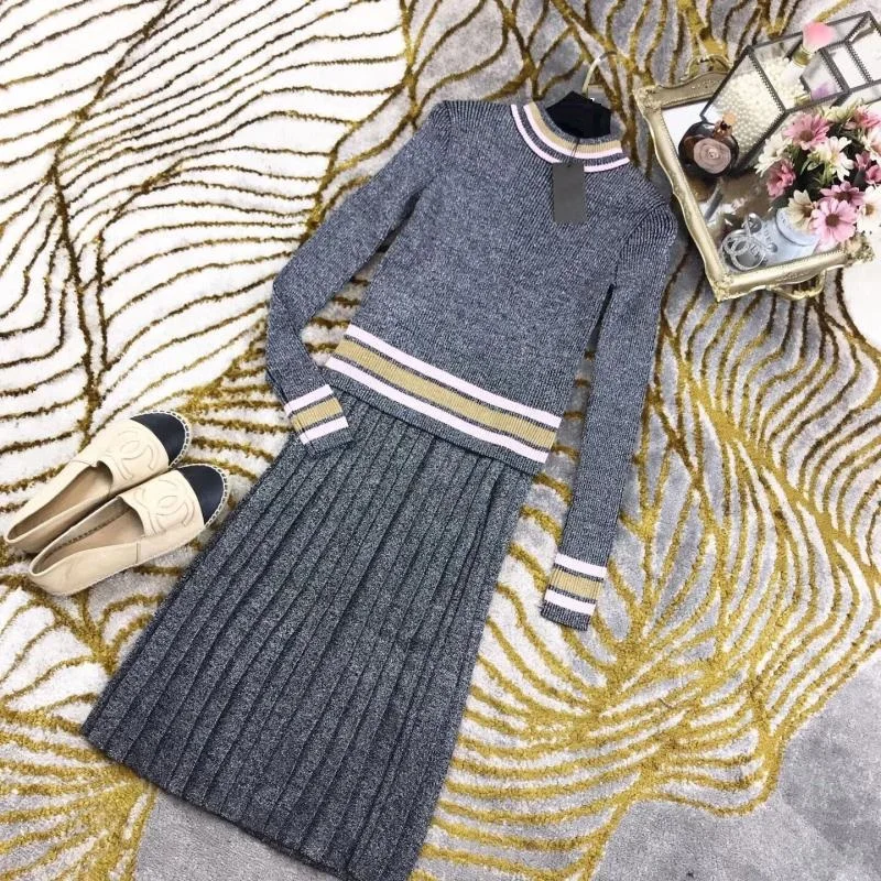 Женский комплект из двух предметов теплый вязаный свитер с высоким воротом и