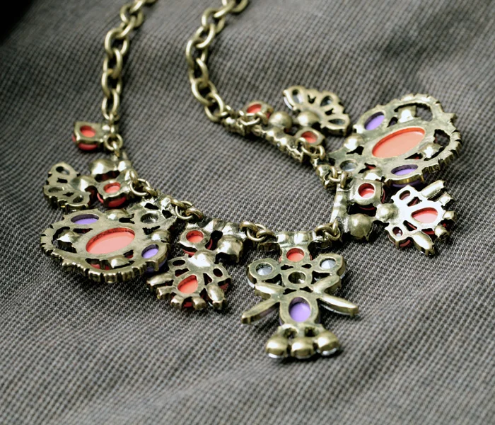 Роскошное массивное ожерелье золотого цвета с цветами винтажное из стеклянной