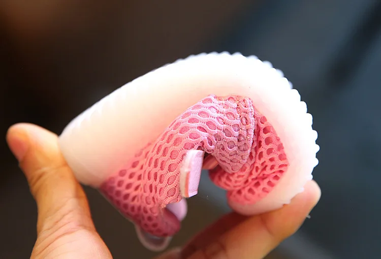 Детские светящиеся кроссовки модная мягкая обувь с светильник кой из сетчатого