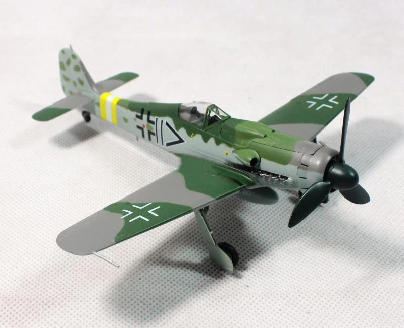 1:72 НЕМЕЦКИЙ FW 190D-9 модель самолета Trumpeter 37264 Коллекционная |