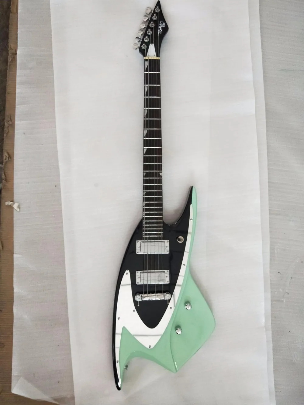 John just send BACKLUND дизайн JBD 400 Серия 100 серия гитара в форме акулы Бесплатная