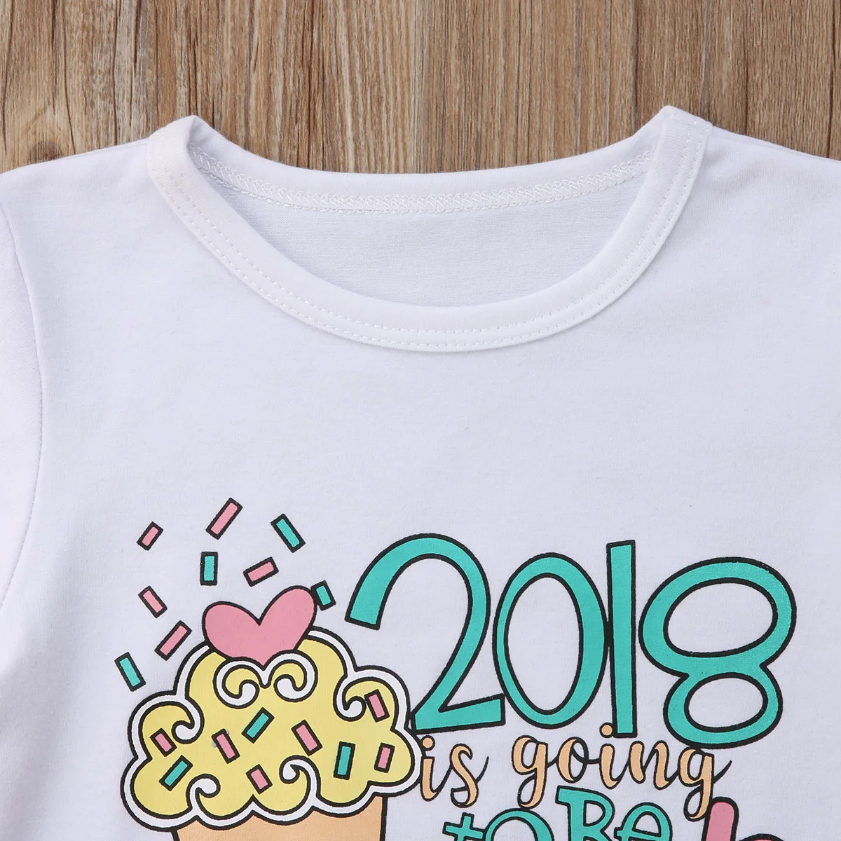 Симпатичная новинка 2018 футболка с графическим рисунком для маленьких девочек из