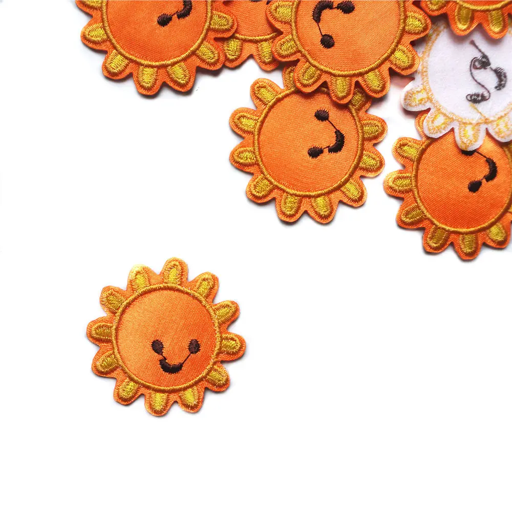 10 шт. мини-оранжевые нашивки с вышитым изображением солнца и цветов смайлика