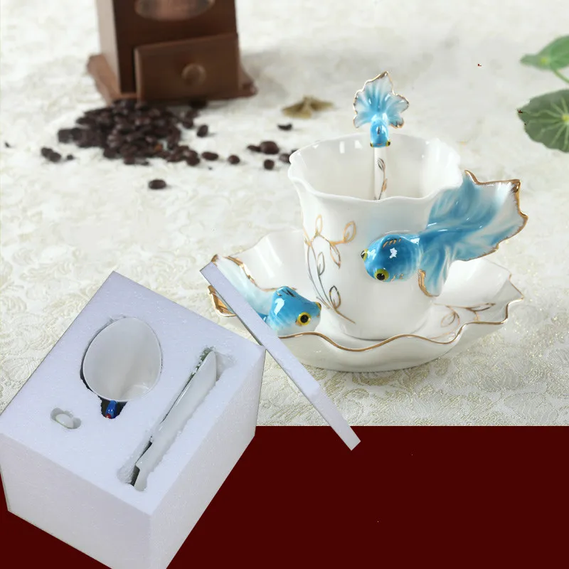 

Creative Ceramic Coffee Tea Set Enamel Bone China Goldfish Tea Set Cup+Saucer+Spoon Creative Gift