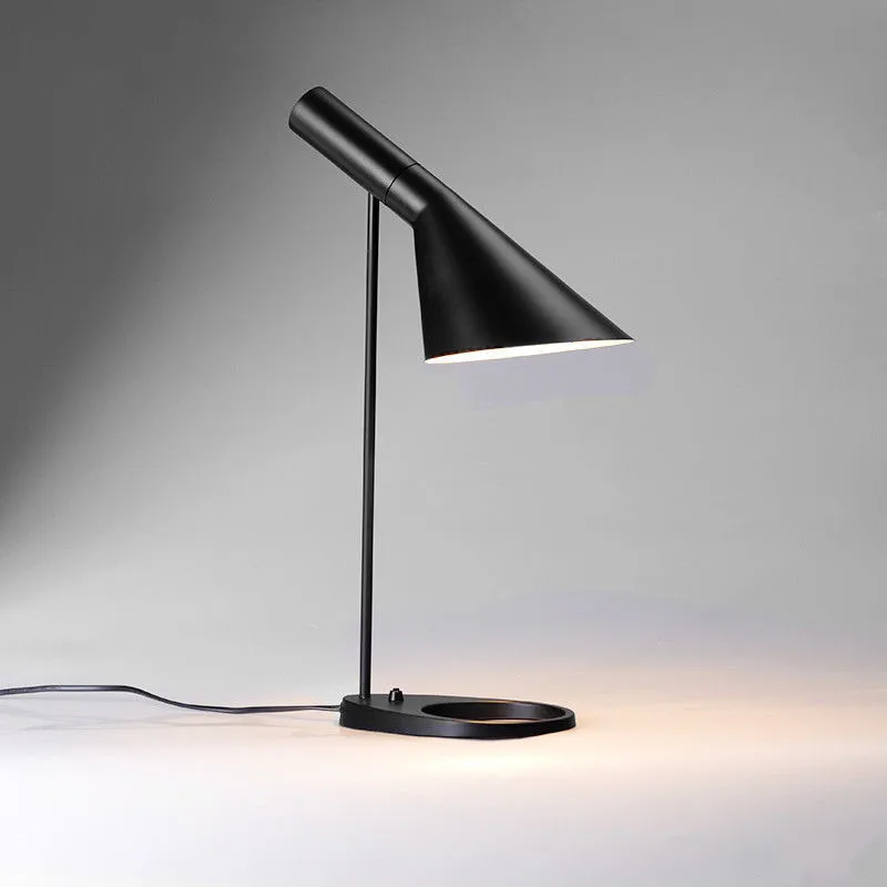 

New Desk Lamp Modern Table Lamp Lighting Black White For Living room Study Bedroom Bedside Table Lamp TA069