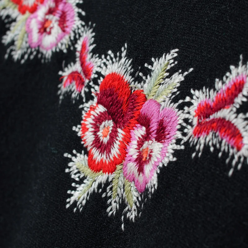 

Fashion 2018 Autumn Women's Sweaters Luxury Embroidery Floral Female Casual Knitted Top Pullover High Quality Jumper Black Color