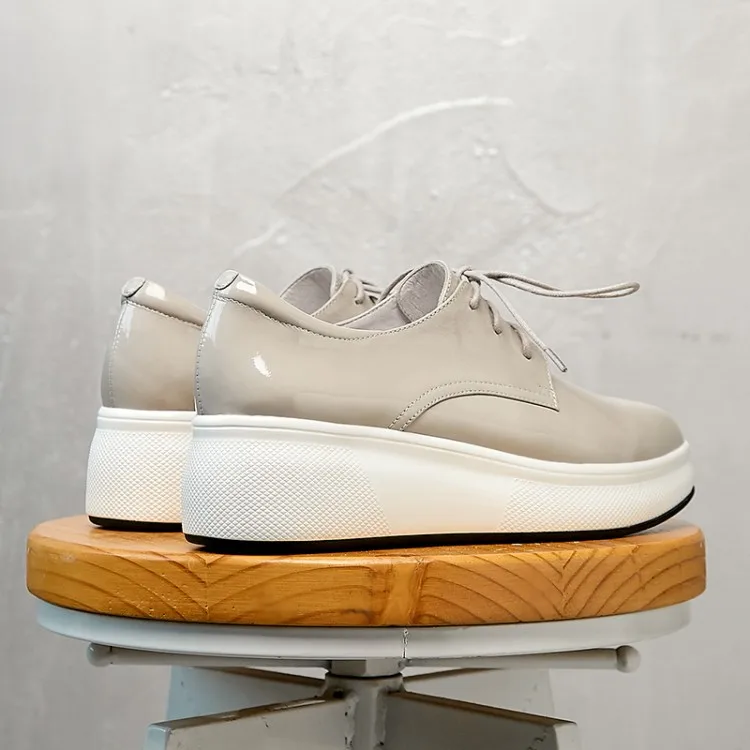 

Zorssar 2019 Autumn Women Flat Platform Shoes Ladies Patent leather Shallow Casual Shoes Pointed toe Flats Moccasins creepers