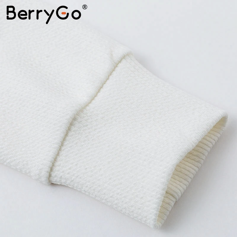 Женское Хлопковое платье свитшот BerryGo белое трикотажное большого размера со