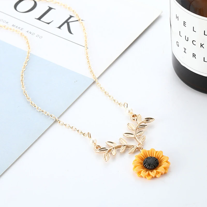 Fashion Sunflower Pendant Alloy Necklace For Women Imitation Pearl Jewelry Necklace Female Clothes Accessories FSPXL288